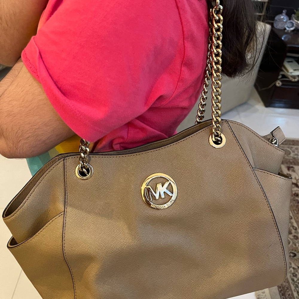Michael Kors shoulder bag caramel brown with gold chain